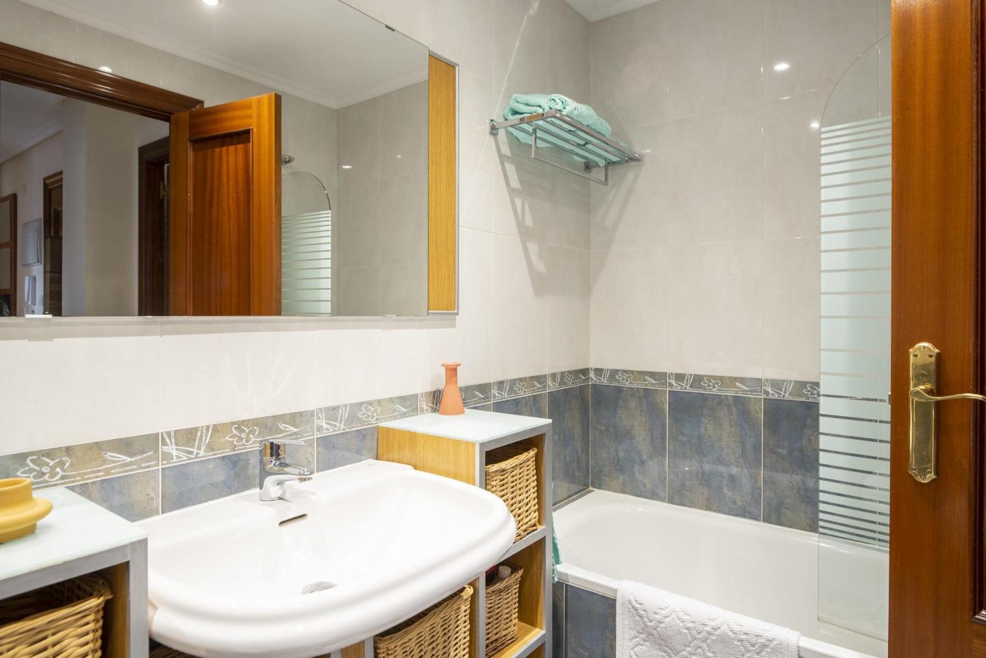 En Con Piscina Comunitario Apartment Badames