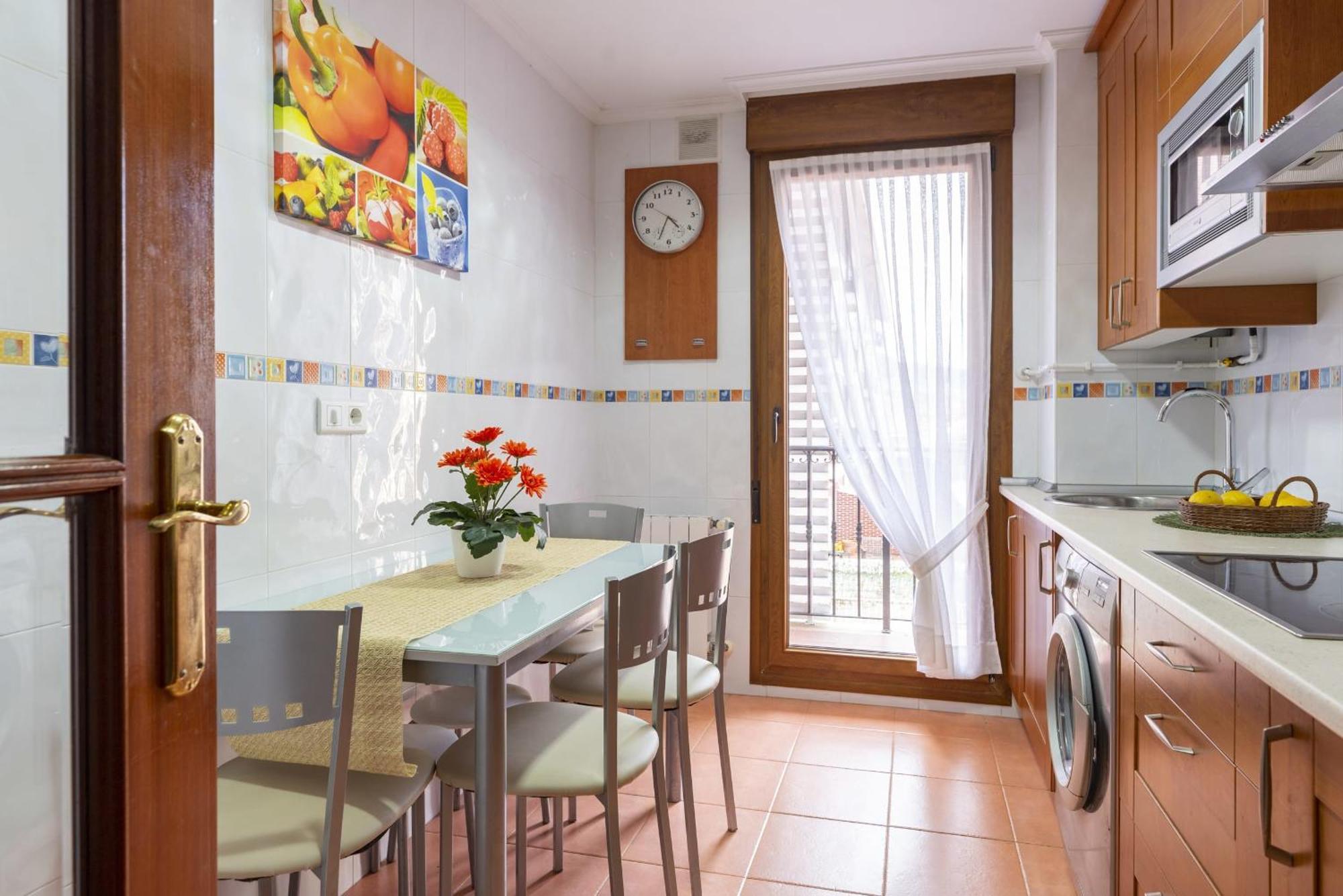 En Con Piscina Comunitario Apartment